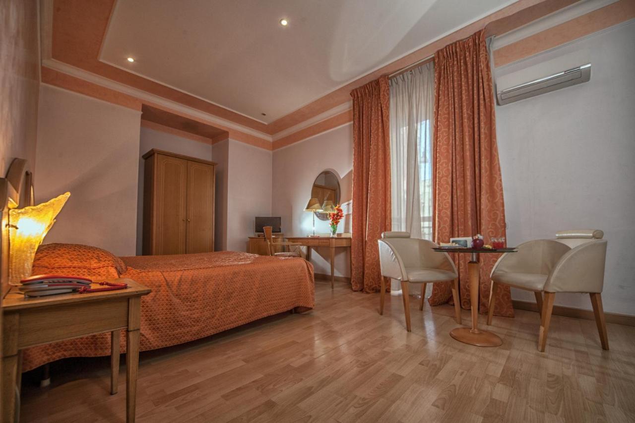 Hotel Cesare 14 Neapol Exteriér fotografie
